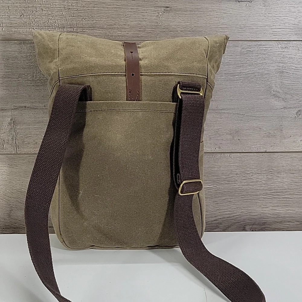 Frost River Duluth Trading Waxed Canvas Roll-Top Crossbody Bag in Olive Green